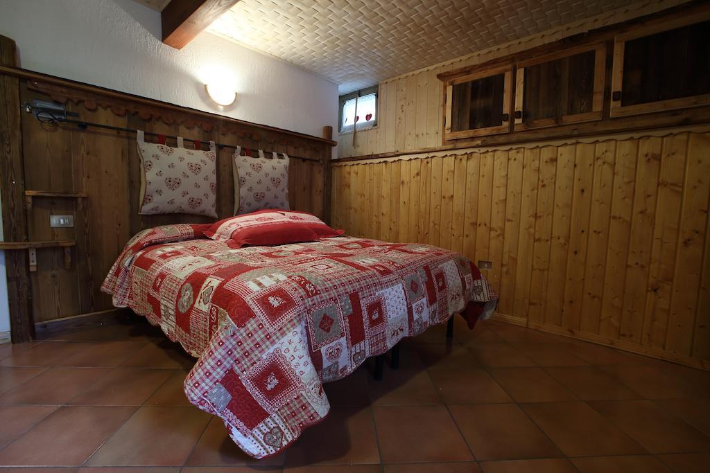 La Belette Apartment La Thuile Phòng bức ảnh